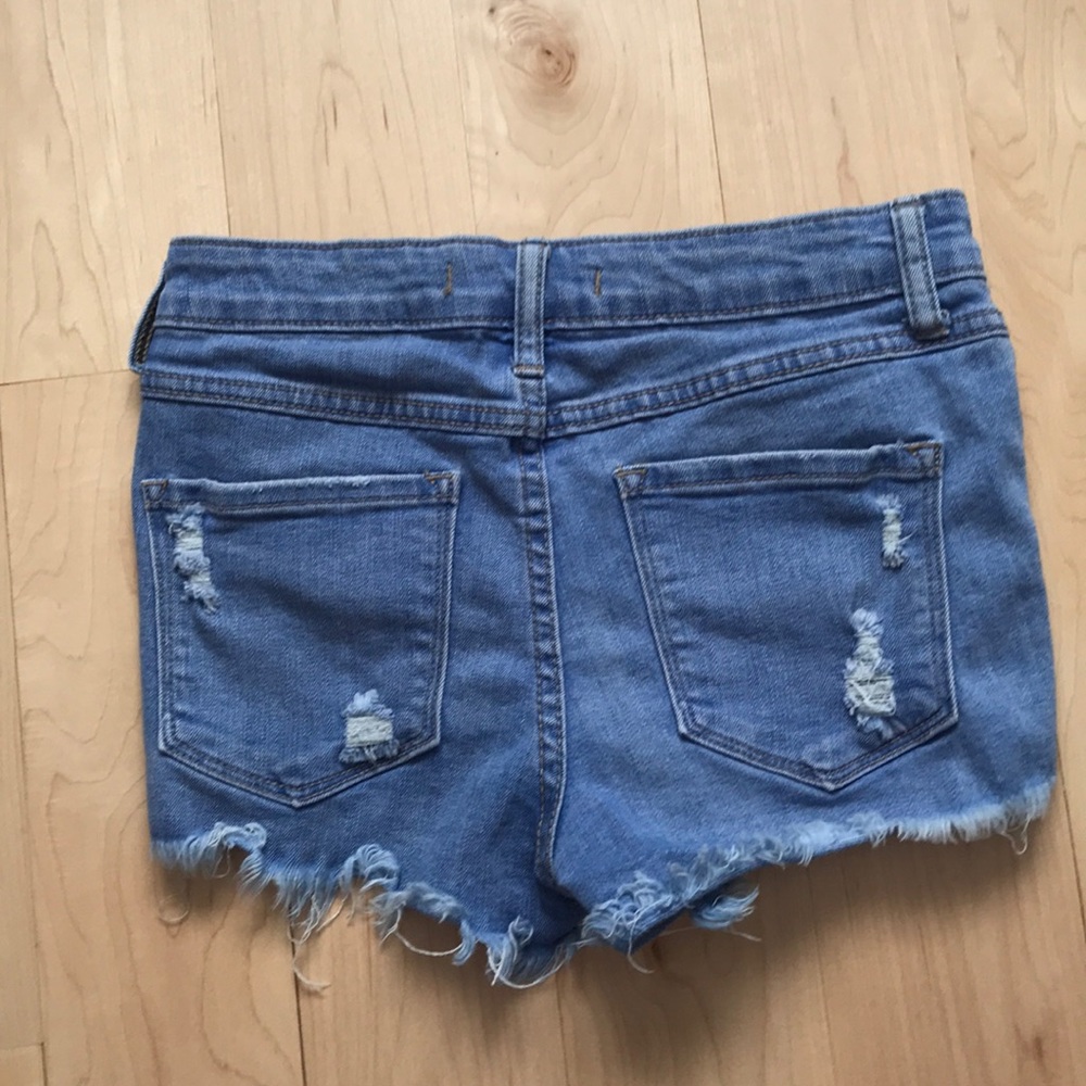 Jean Ripped Shorts - Picture 2 of 4